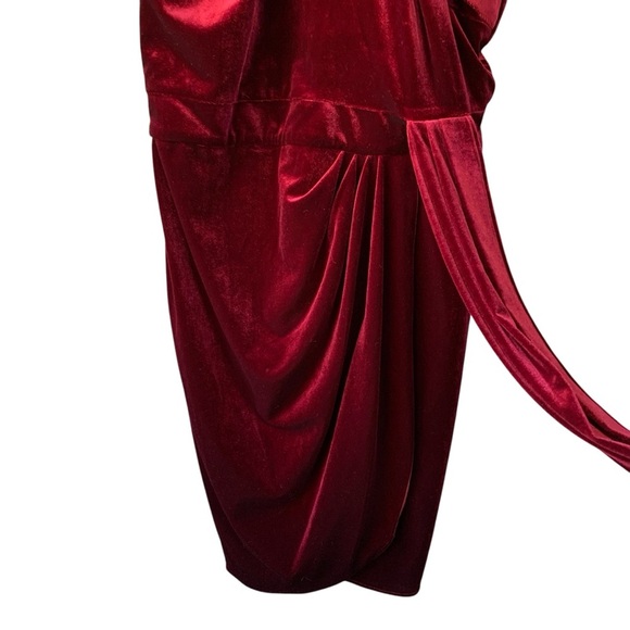 Belle Badgley Mischka Burgundy Halter Sheath asymmetrical Cocktail Dress. Size 6 - Picture 9 of 16